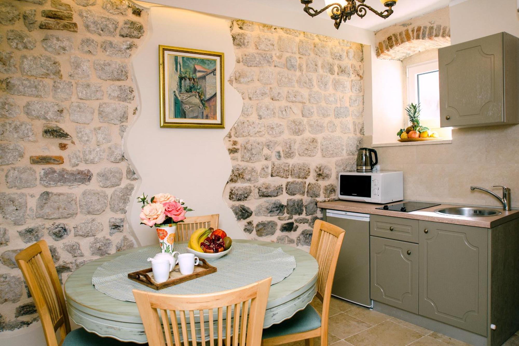 D & Sons Apartments Kotor Oda fotoğraf