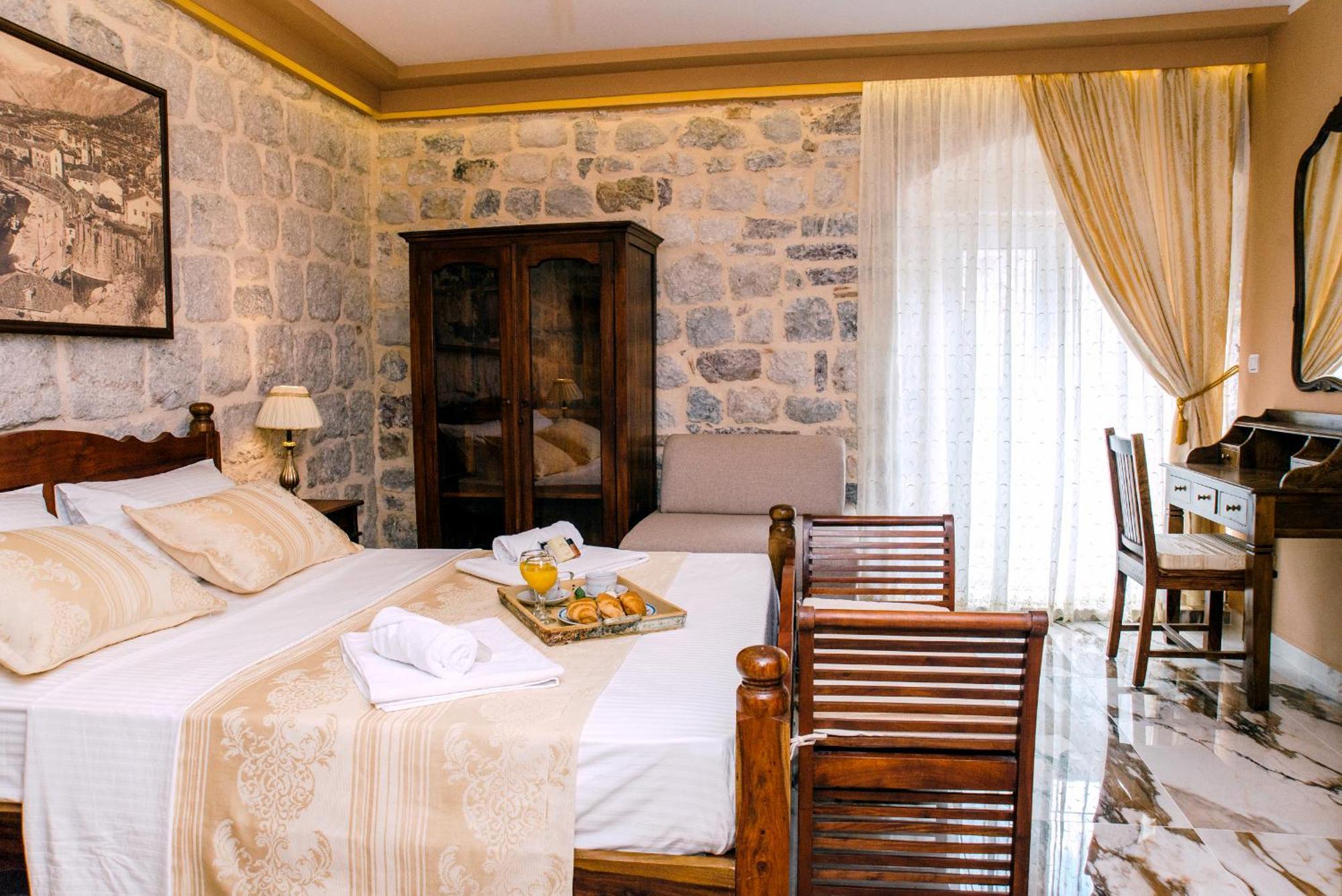 D & Sons Apartments Kotor Oda fotoğraf